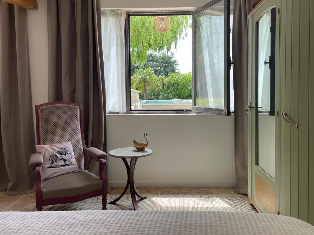 Mas Des Muses Bed & Breakfast LʼIsle-sur-la-Sorgue Cameră foto